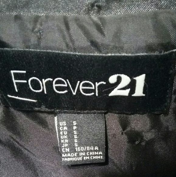 🔥NWOT Zippered Faux Fur Vest🔥 - Picture 3 of 7